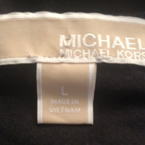 Micheal Kors size large black top with zippers on the shoulders NWOT - Picture 3 of 10